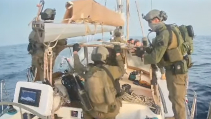 https://salarnews.in/public/uploads/images/newsimages/maannewsimage03102025_110458_Gaza flotilla (1).png